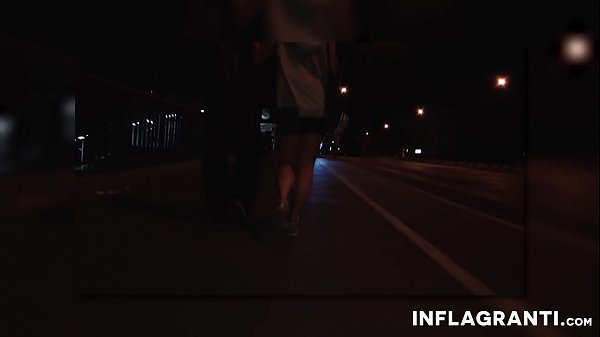 Berlin'de gece vakti halka açık Alman milf.